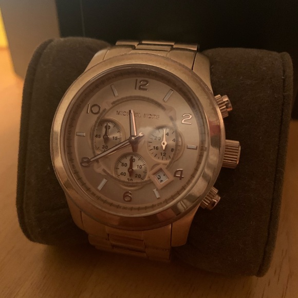 Michael Kors Rose Gold Runway watch - Picture 4 of 12